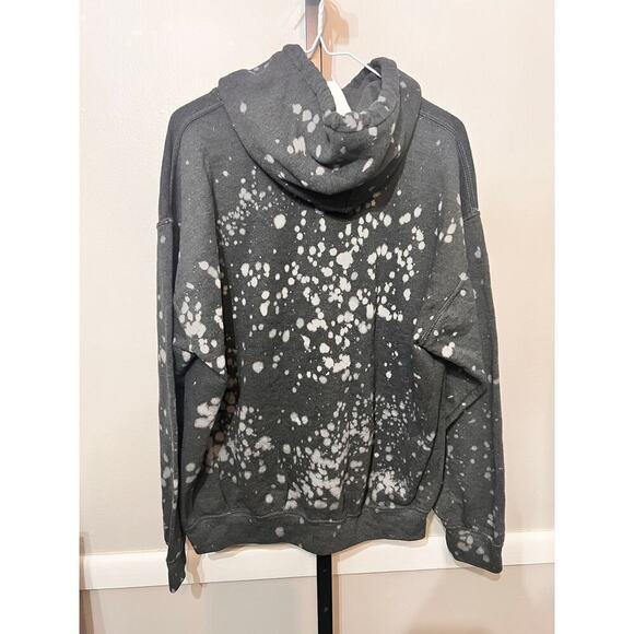 Hot Topic Black Smiley Face Splatter Bleach Dye Graphic Pullover Hoodie Size 2XL - Picture 2 of 5